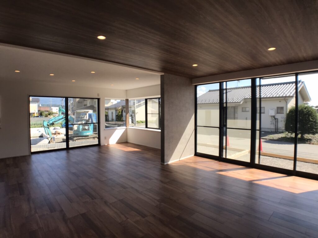 島内中古再生住宅(リビング)