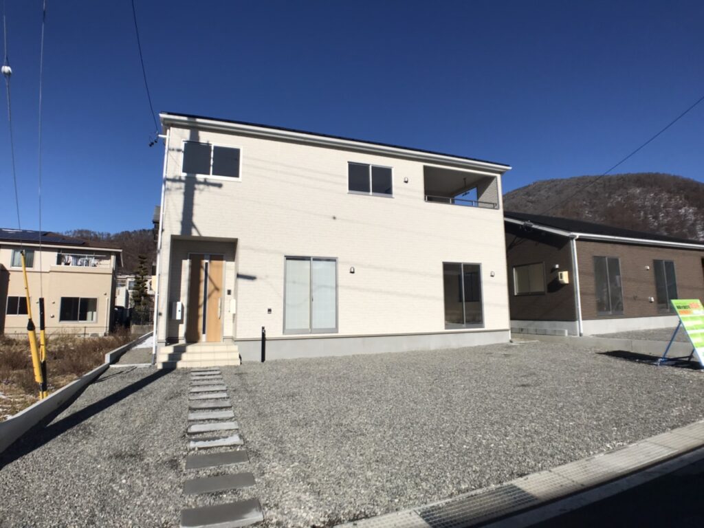イーストヒル山辺アーネストワン新築分譲住宅2号棟(外観)