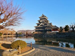 松本城のお堀はしゅんせつ工事中です