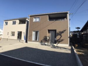 駐車場の舗装は色々あって考えますよね