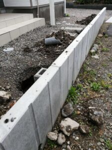 土の中からガラが出てきて困ってしまって