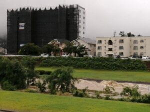 引き続き河川の氾濫には厳重注意です。