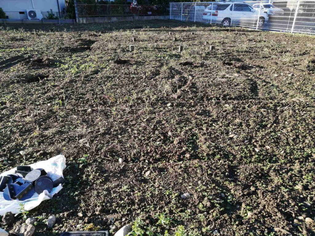 地盤の状態を見て改良工事が行われていました
