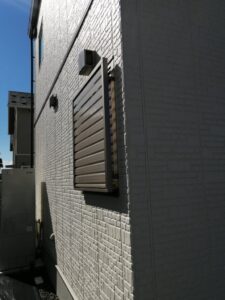 窓の位置によっては目隠し対策が必要な場合も