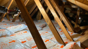 朝一番に電話が、家の中で雨降ってる！？