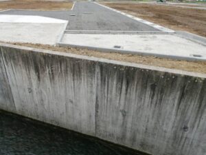 位置指定道路の舗装工事、全額補助の自治体も