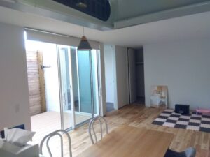 松本市浅間温泉中庭のある平屋建て新築住宅